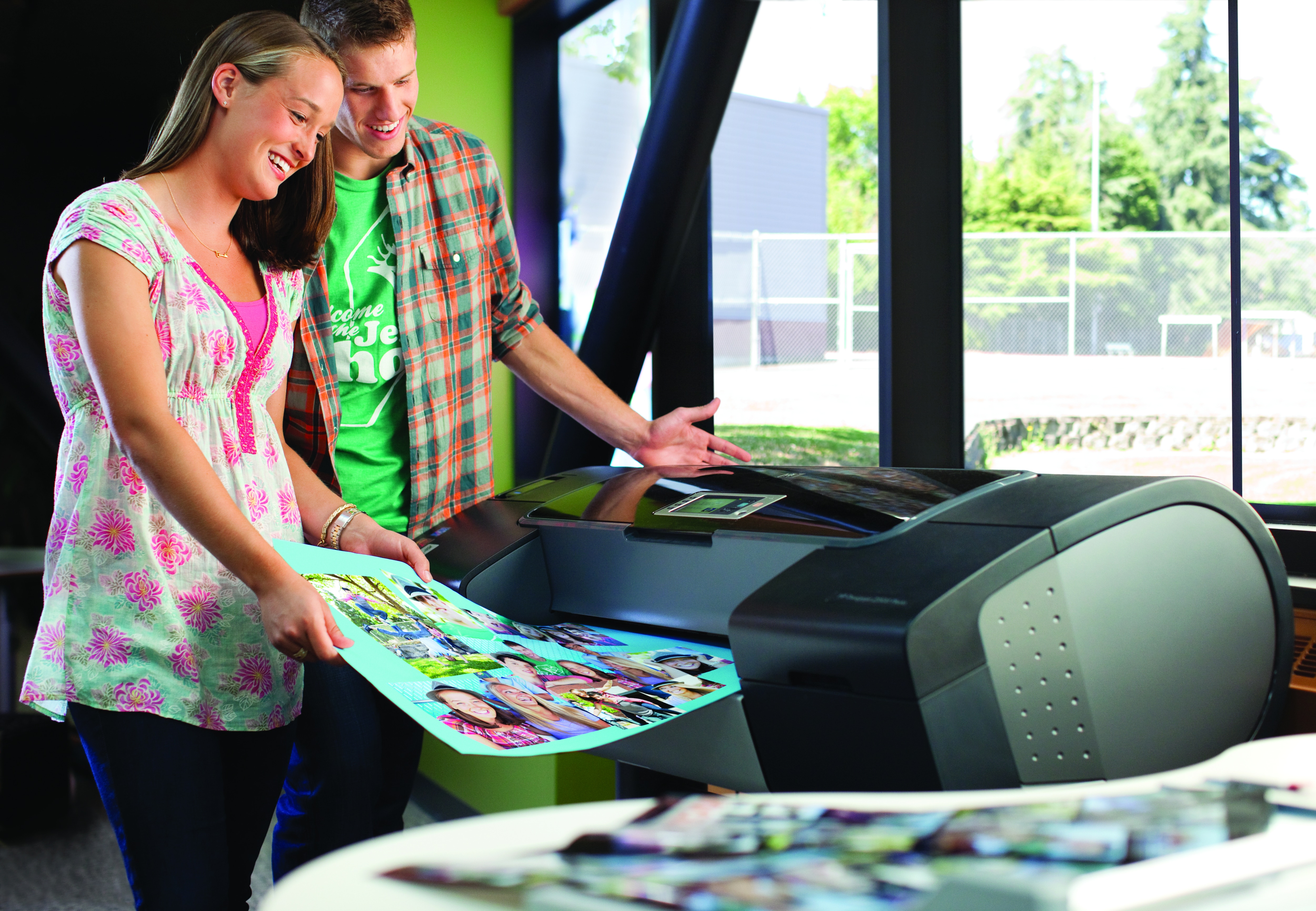 HP Designjet Z3200ps Großformatdrucker Thermal inkjet Farbe 2400 x 1200 DPI 1118 x 1676 mm Eingebauter Ethernet-Anschluss
