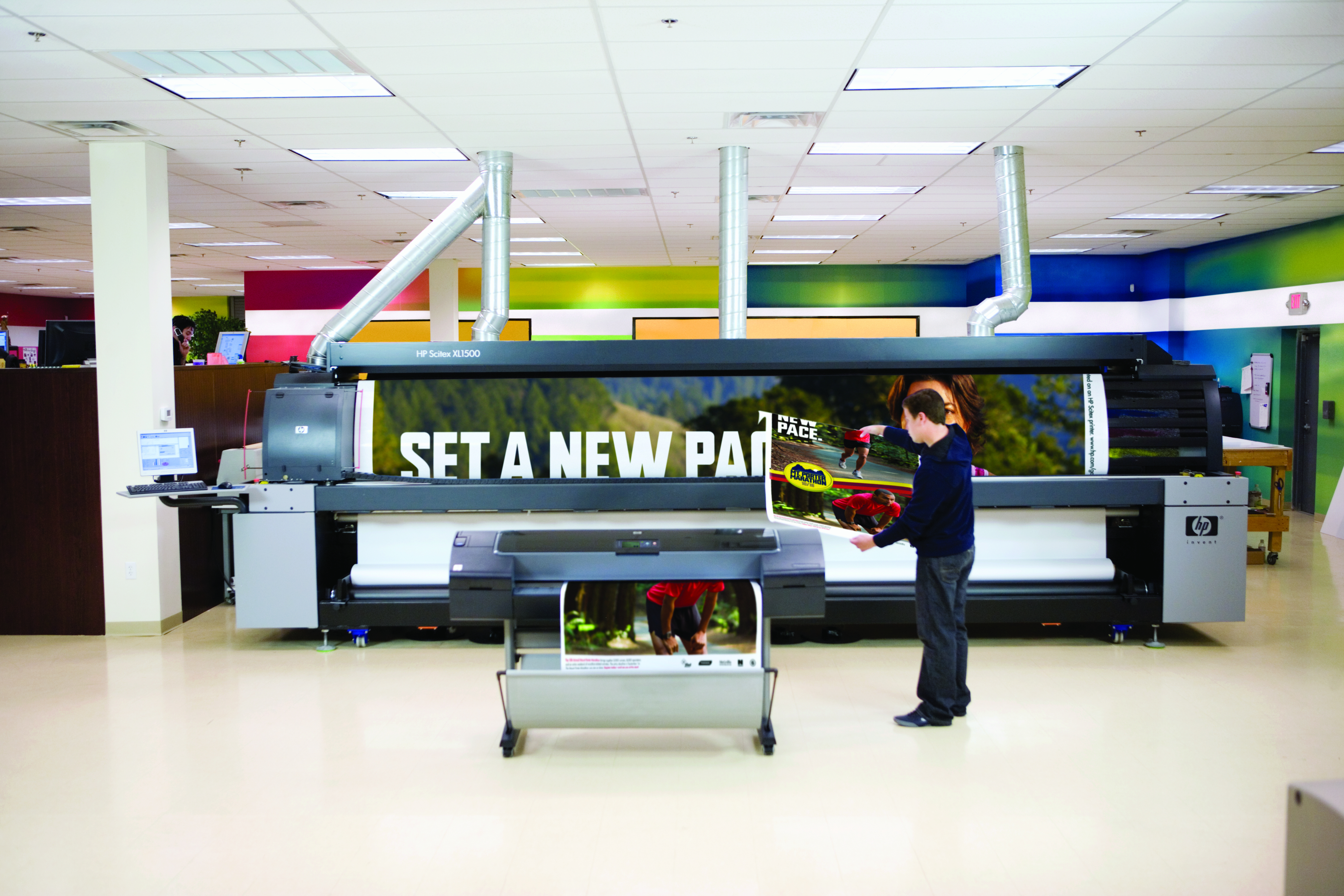 HP Designjet Z2100 Großformatdrucker Tintenstrahl Farbe 2400 x 1200 DPI Eingebauter Ethernet-Anschluss